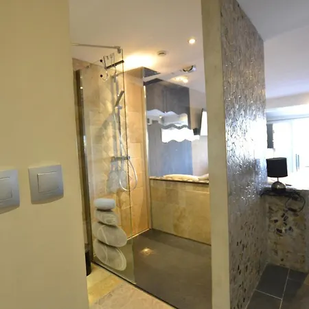 Appartement Naturiste Captive Héliopolis Fg 13