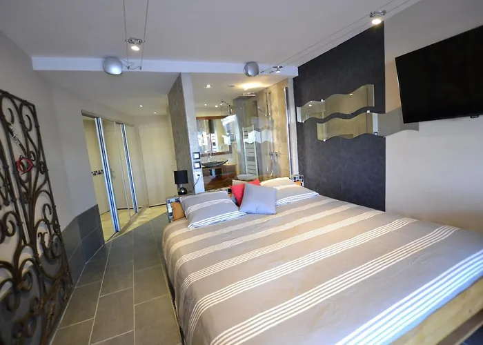 Naturiste Captive Héliopolis Fg 13 Agde